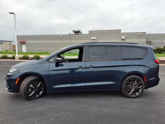 used 2023 Chrysler Pacifica car, priced at $38,865