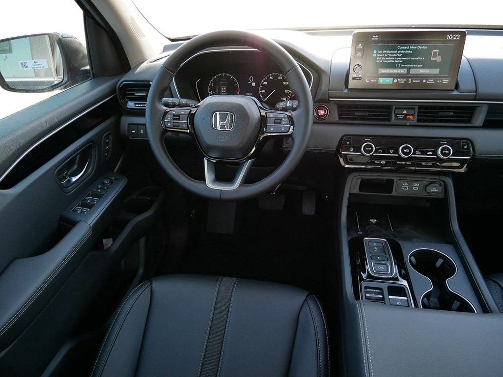 new 2025 Honda Pilot car, priced at $46,334