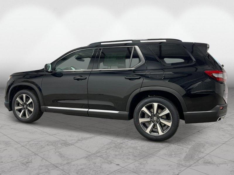 new 2025 Honda Pilot car, priced at $50,677