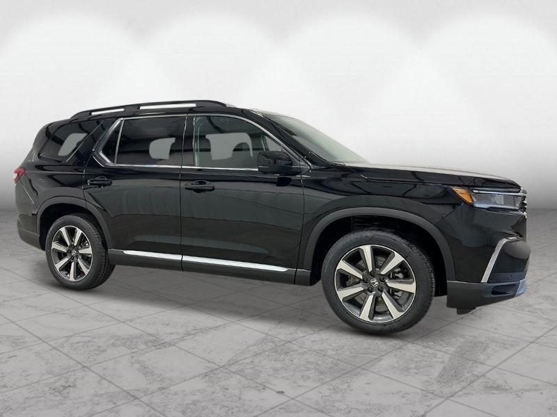 new 2025 Honda Pilot car, priced at $50,677