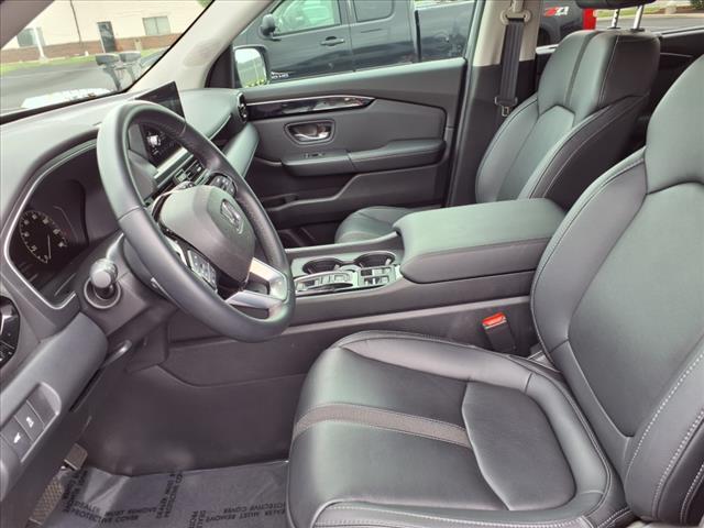used 2025 Honda Pilot car, priced at $44,334