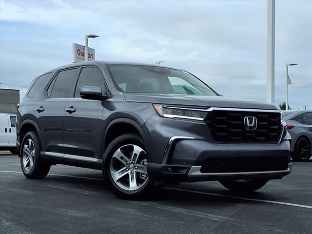 used 2025 Honda Pilot car, priced at $44,334