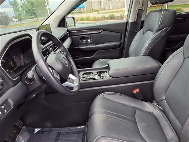 used 2025 Honda Pilot car, priced at $46,365