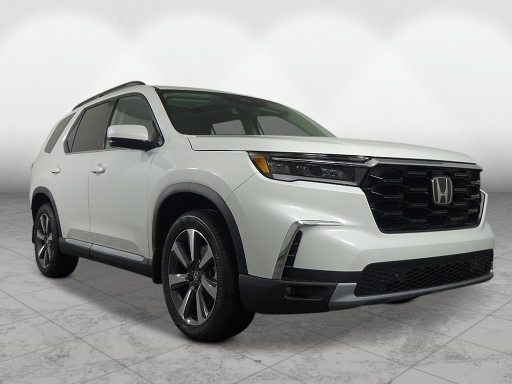 new 2025 Honda Pilot car, priced at $51,505