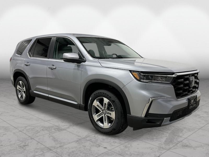 new 2025 Honda Pilot car, priced at $47,780