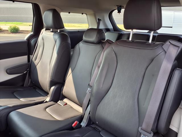 used 2024 Kia Carnival car, priced at $37,650