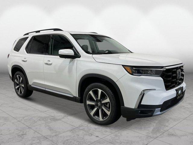 new 2025 Honda Pilot car, priced at $51,104