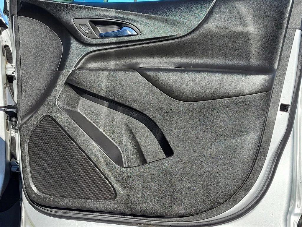 used 2022 Chevrolet Equinox car, priced at $21,986