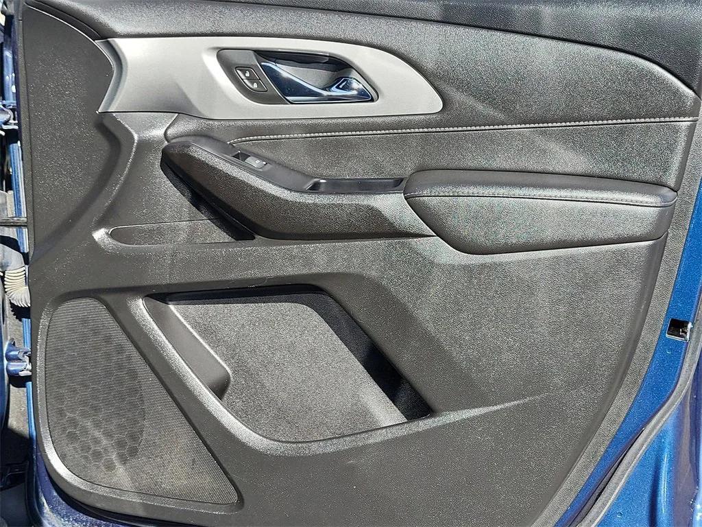 used 2023 Chevrolet Traverse car, priced at $34,325