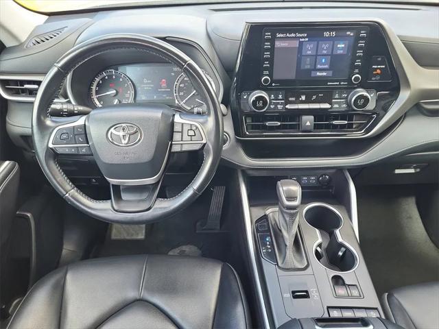 used 2022 Toyota Highlander car, priced at $35,994
