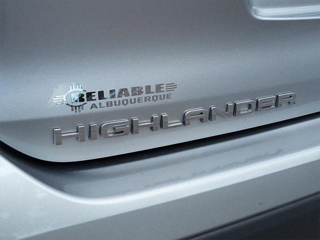 used 2022 Toyota Highlander car, priced at $35,994