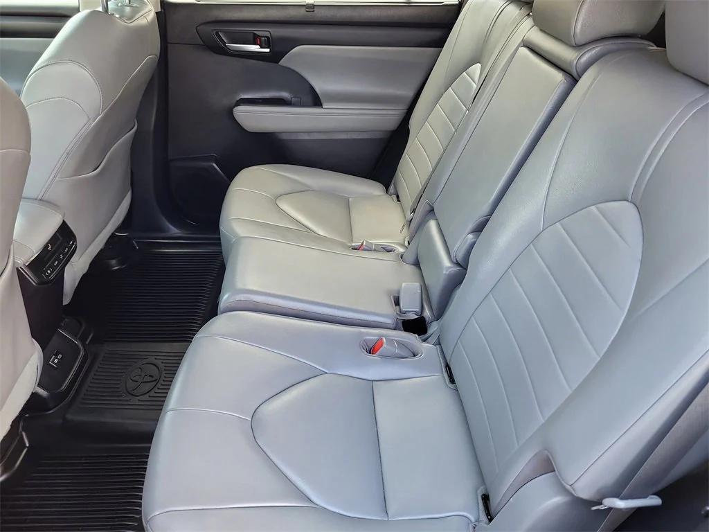 used 2023 Toyota Highlander car, priced at $36,799