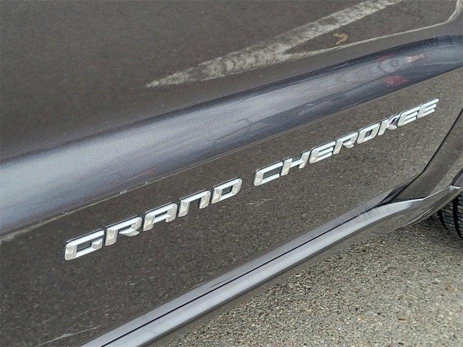 used 2015 Jeep Grand Cherokee car, priced at $22,999