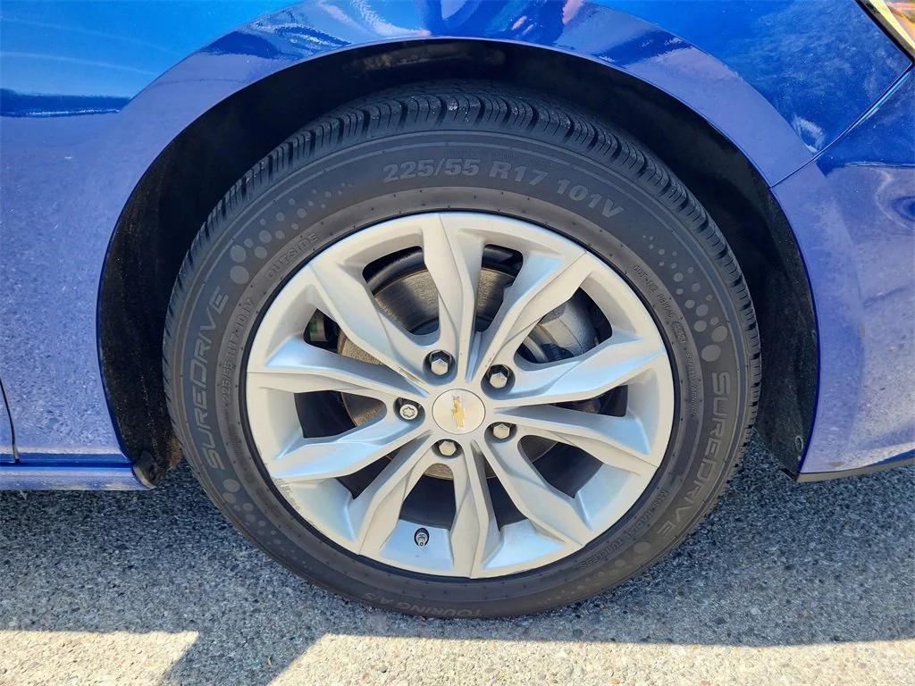 used 2023 Chevrolet Malibu car, priced at $19,999