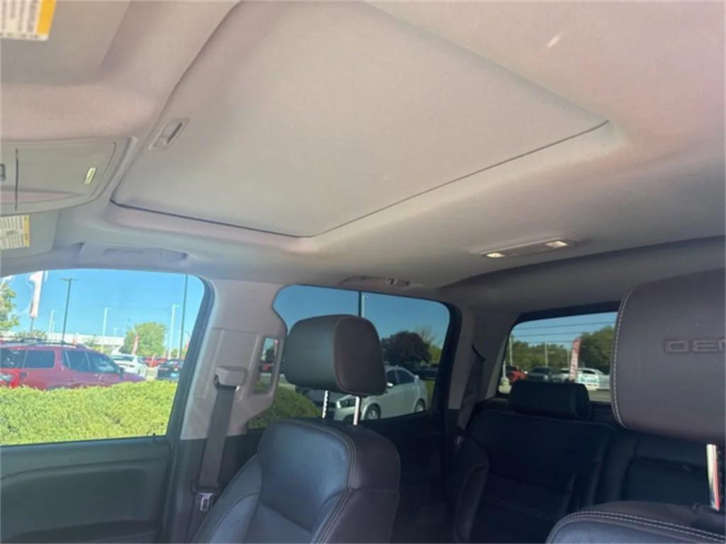 used 2018 GMC Sierra 1500 car, priced at $35,984