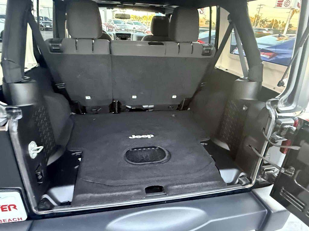 used 2015 Jeep Wrangler Unlimited car, priced at $19,987
