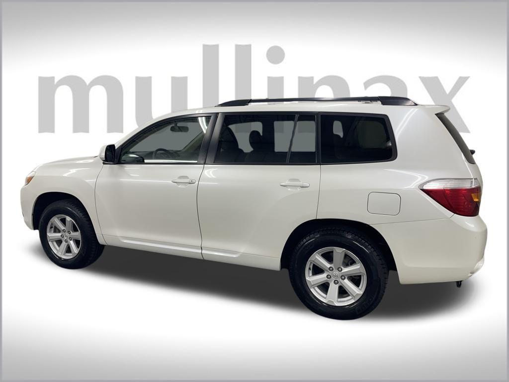 used 2010 Toyota Highlander car, priced at $10,990