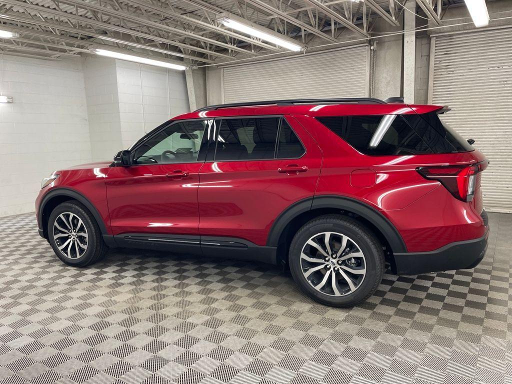 new 2025 Ford Explorer car, priced at $44,606