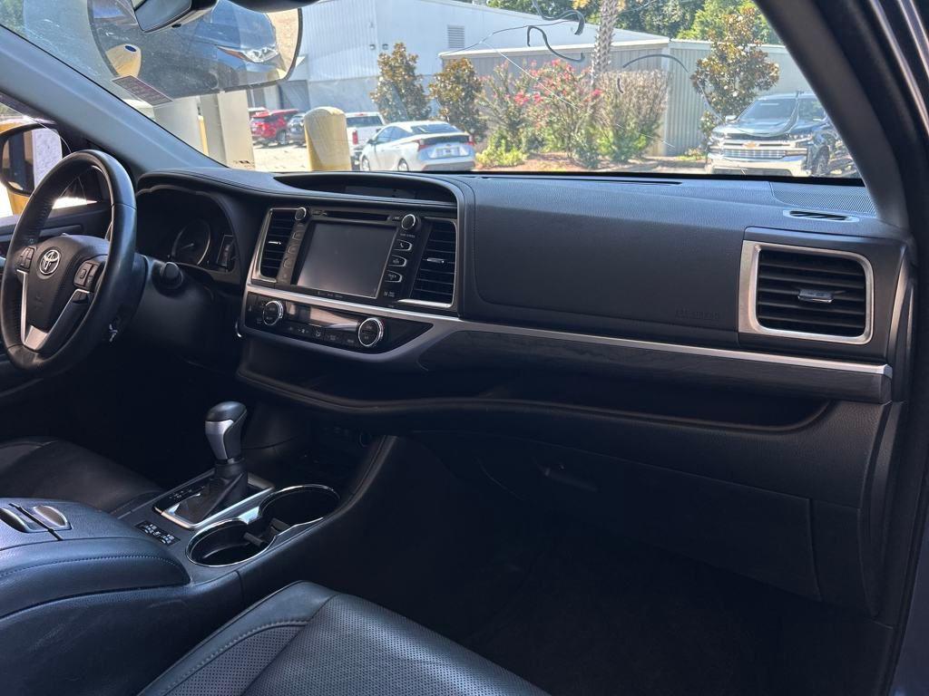 used 2018 Toyota Highlander car, priced at $25,500