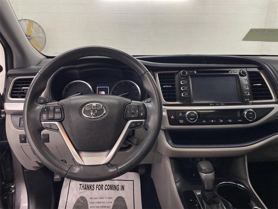 used 2019 Toyota Highlander car, priced at $23,700