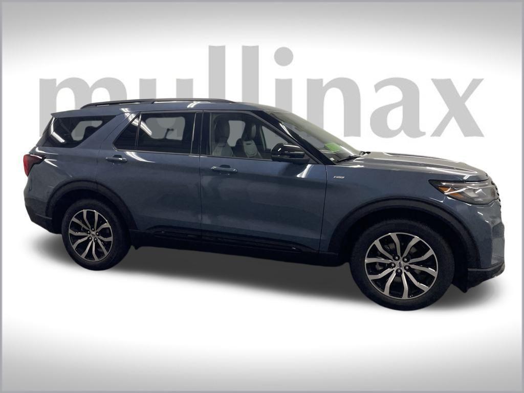 new 2025 Ford Explorer car, priced at $44,606