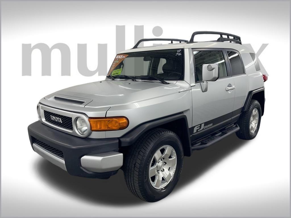 used 2007 Toyota FJ Cruiser car, priced at $19,500
