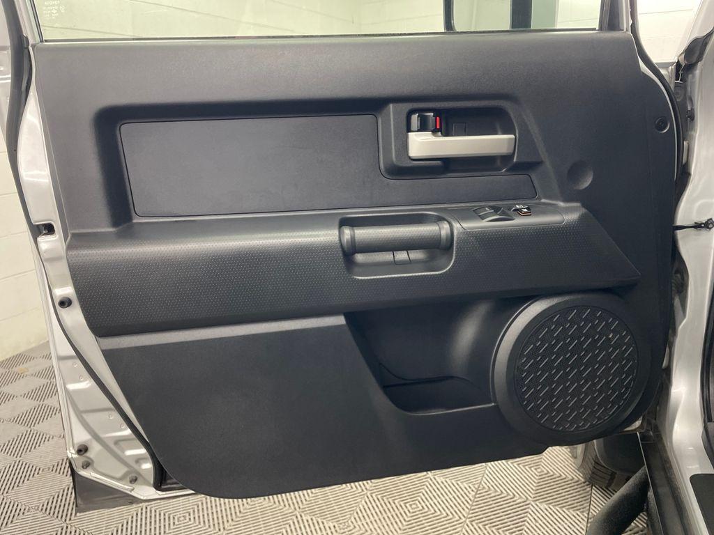 used 2007 Toyota FJ Cruiser car, priced at $19,500