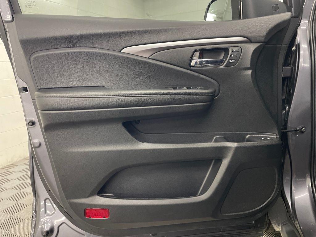 used 2022 Honda Pilot car, priced at $31,500
