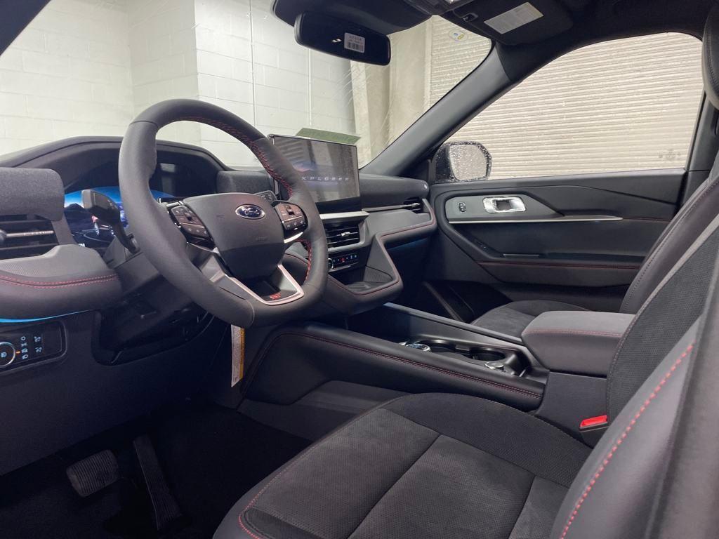 new 2025 Ford Explorer car, priced at $52,256