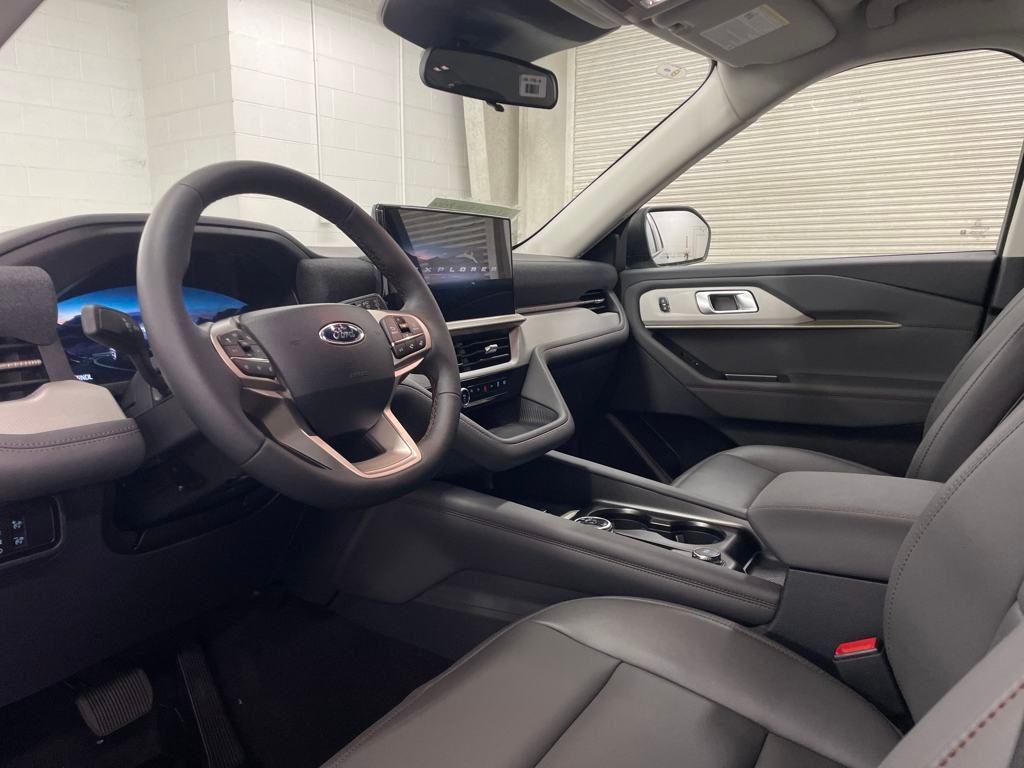 new 2025 Ford Explorer car, priced at $42,678
