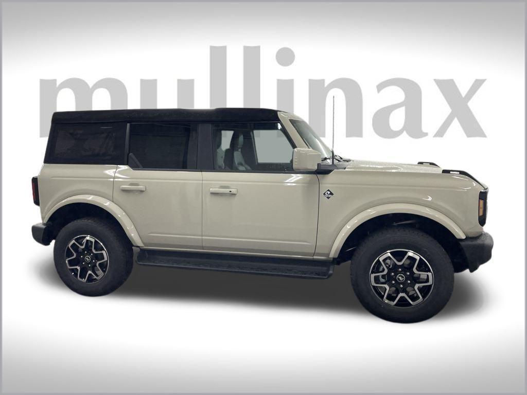 new 2025 Ford Bronco car, priced at $48,264