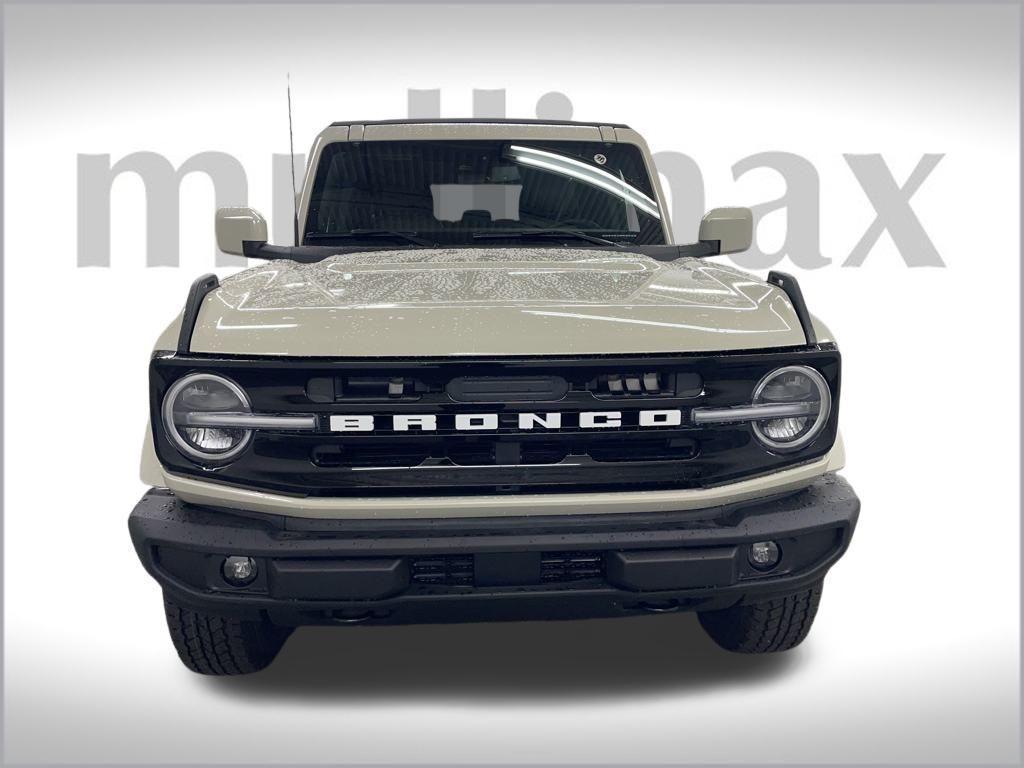 new 2025 Ford Bronco car, priced at $48,264