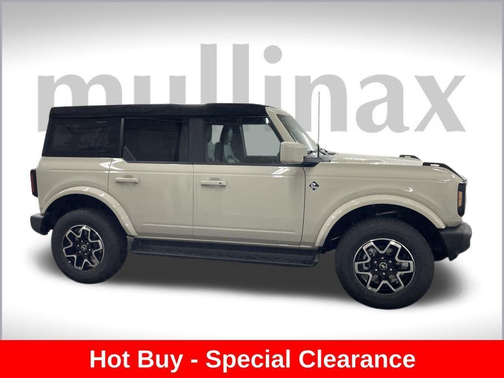new 2025 Ford Bronco car, priced at $46,764