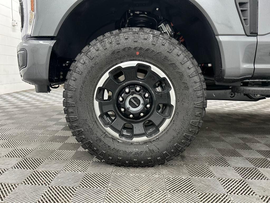 new 2025 Ford F-250 car, priced at $95,124