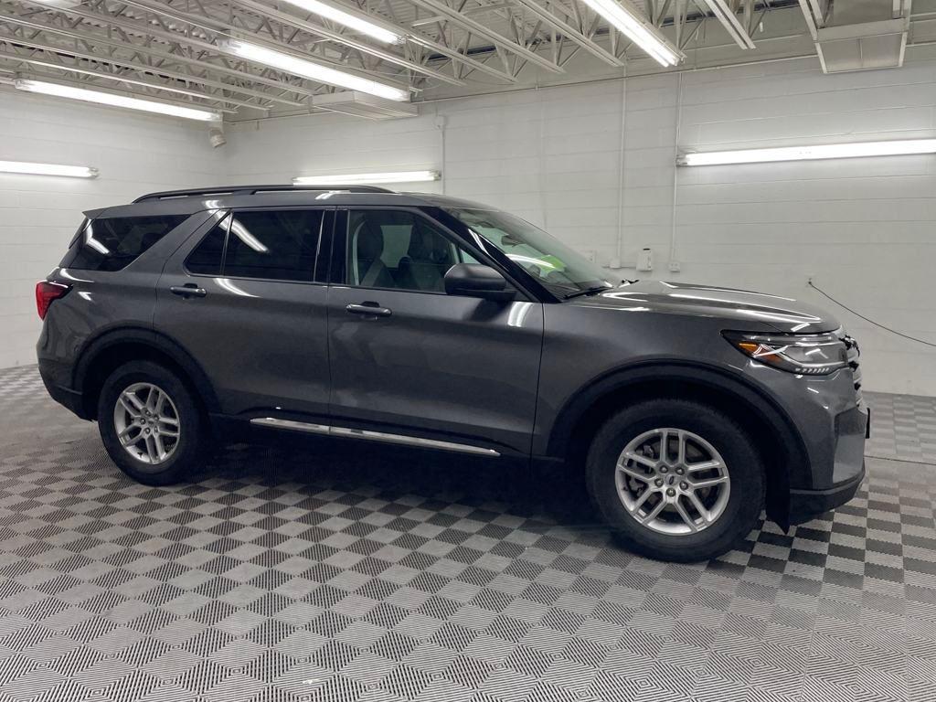 new 2025 Ford Explorer car, priced at $39,015