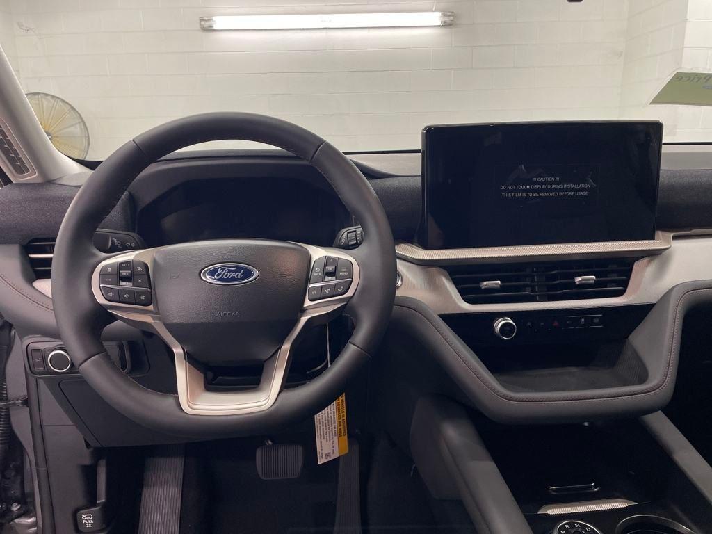 new 2025 Ford Explorer car, priced at $39,015