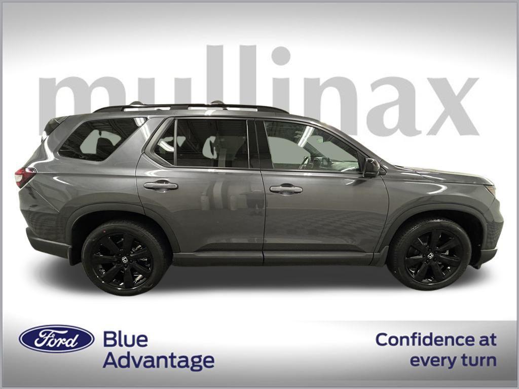 used 2025 Honda Pilot car, priced at $49,990