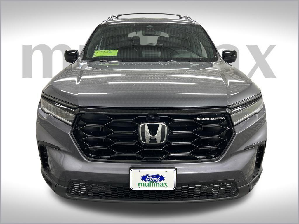 used 2025 Honda Pilot car, priced at $49,990