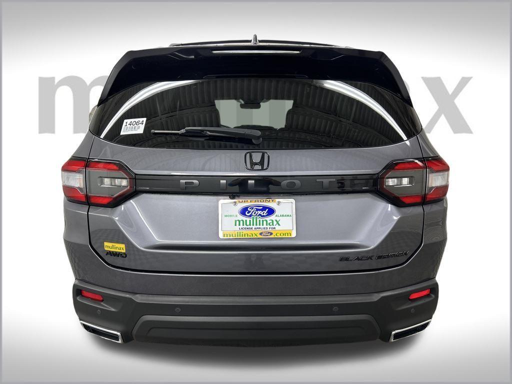 used 2025 Honda Pilot car, priced at $49,990