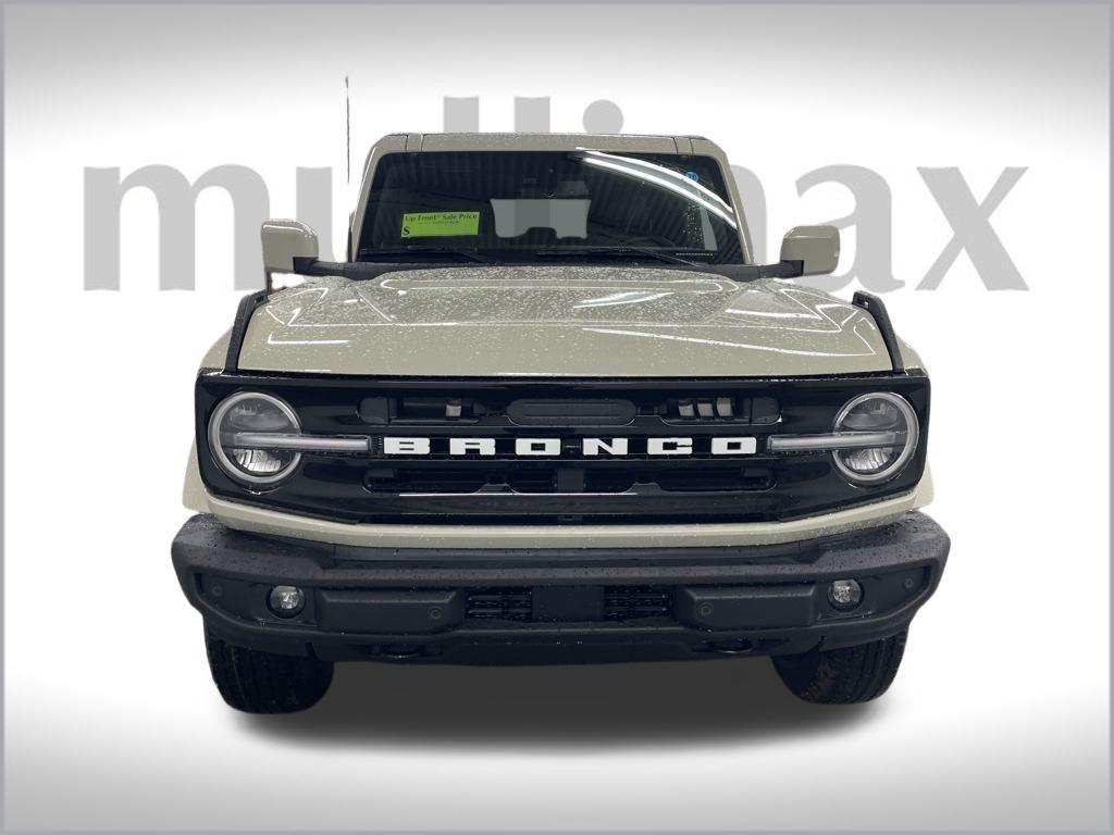 new 2025 Ford Bronco car, priced at $52,413