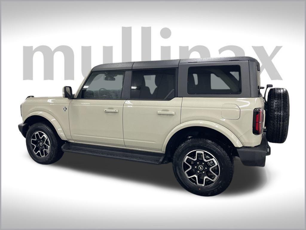 new 2025 Ford Bronco car, priced at $52,413