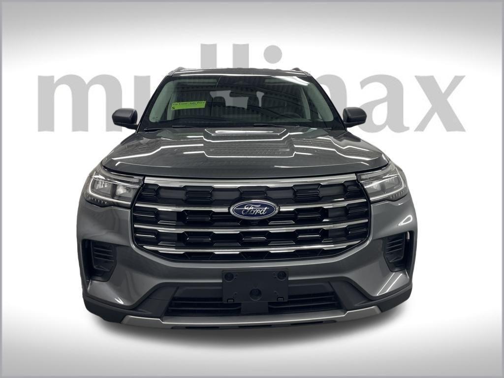 new 2025 Ford Explorer car, priced at $39,370