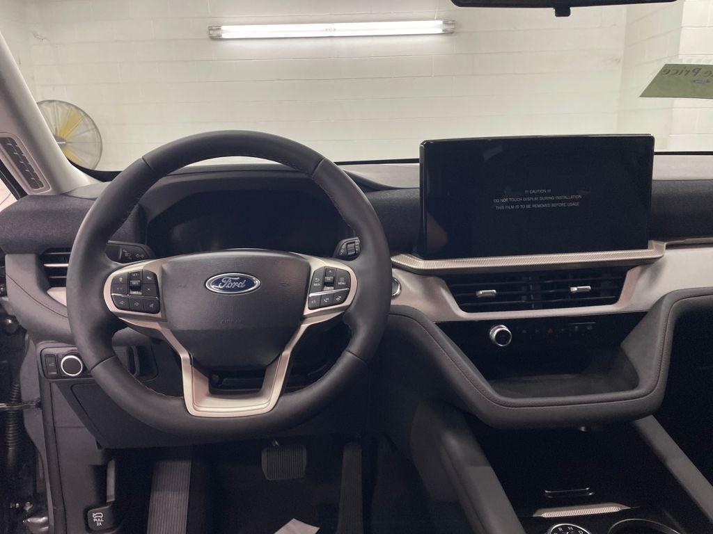 new 2025 Ford Explorer car, priced at $39,370