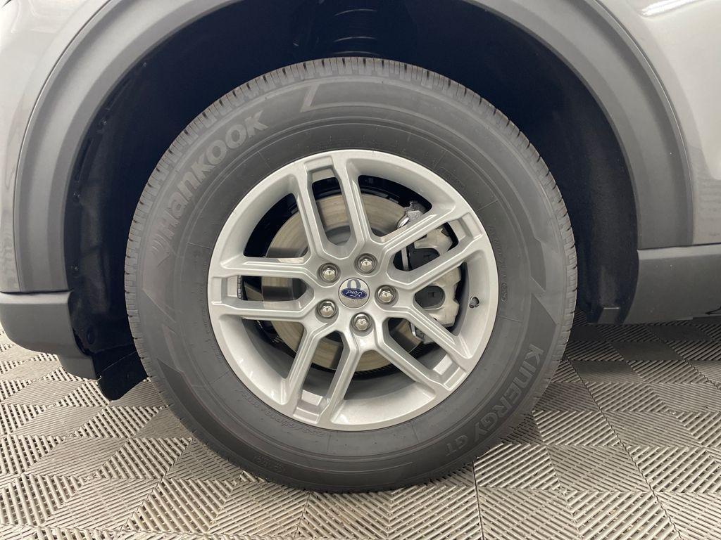 new 2025 Ford Explorer car, priced at $39,370