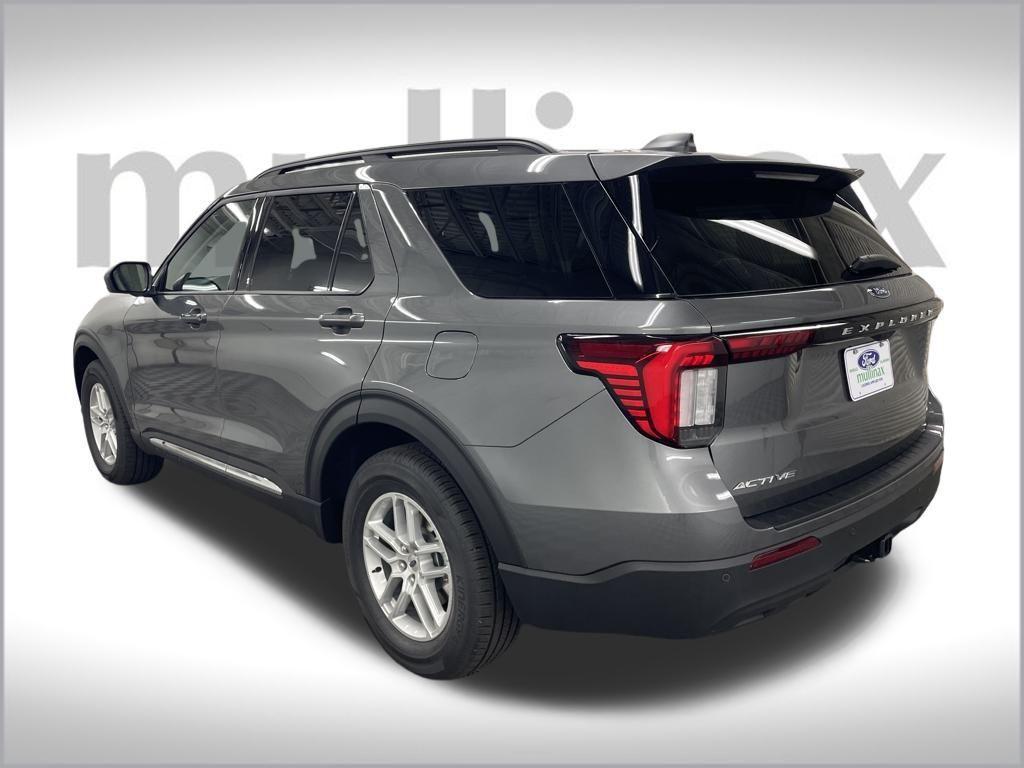 new 2025 Ford Explorer car, priced at $39,370