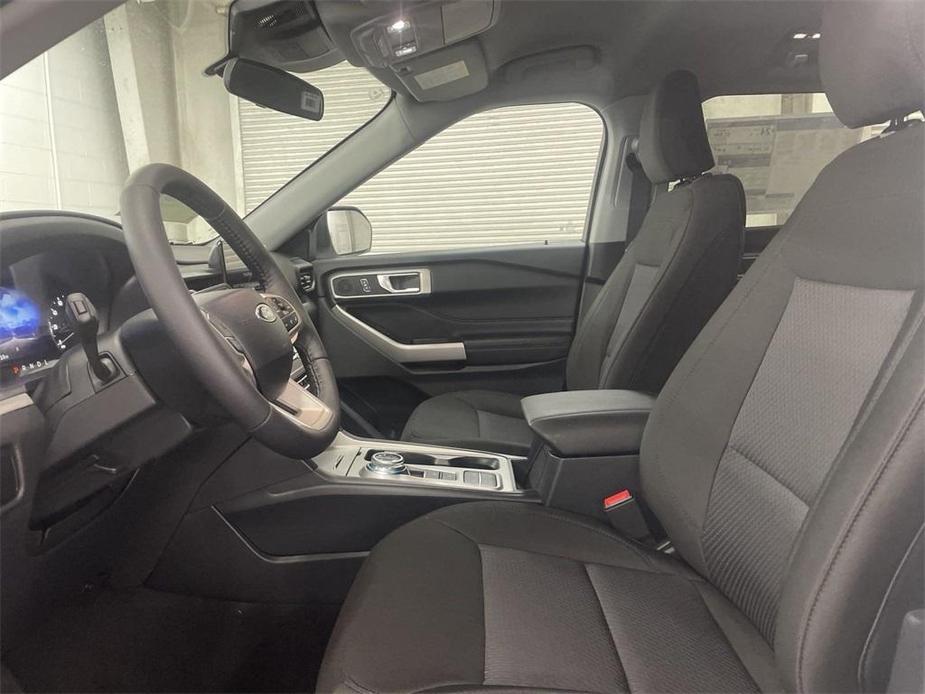 new 2024 Ford Explorer car, priced at $39,907