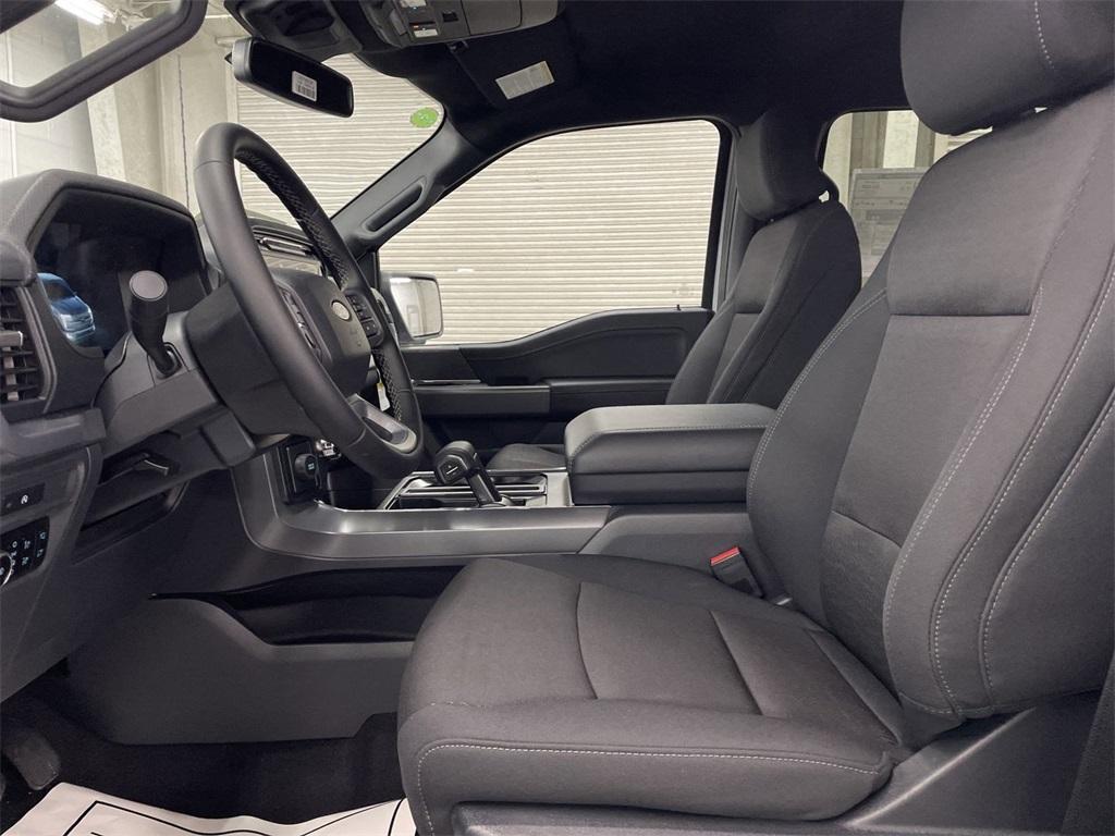 new 2025 Ford F-150 car, priced at $51,392