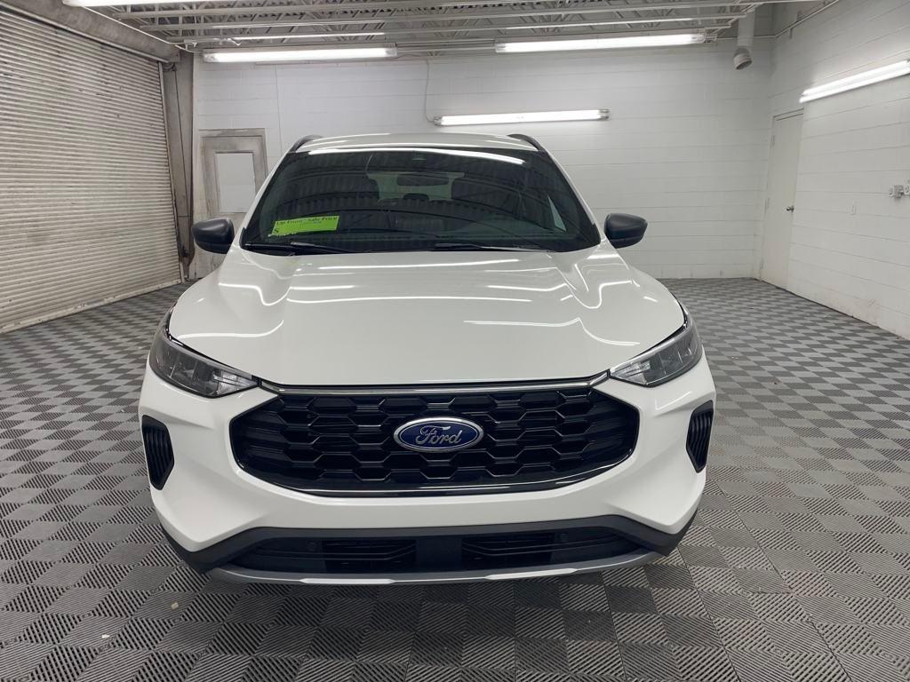 new 2025 Ford Escape car, priced at $30,634