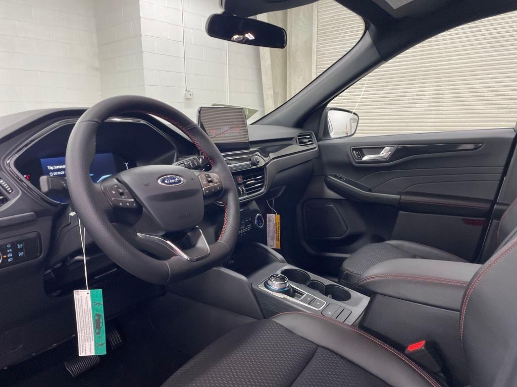 new 2025 Ford Escape car, priced at $30,634
