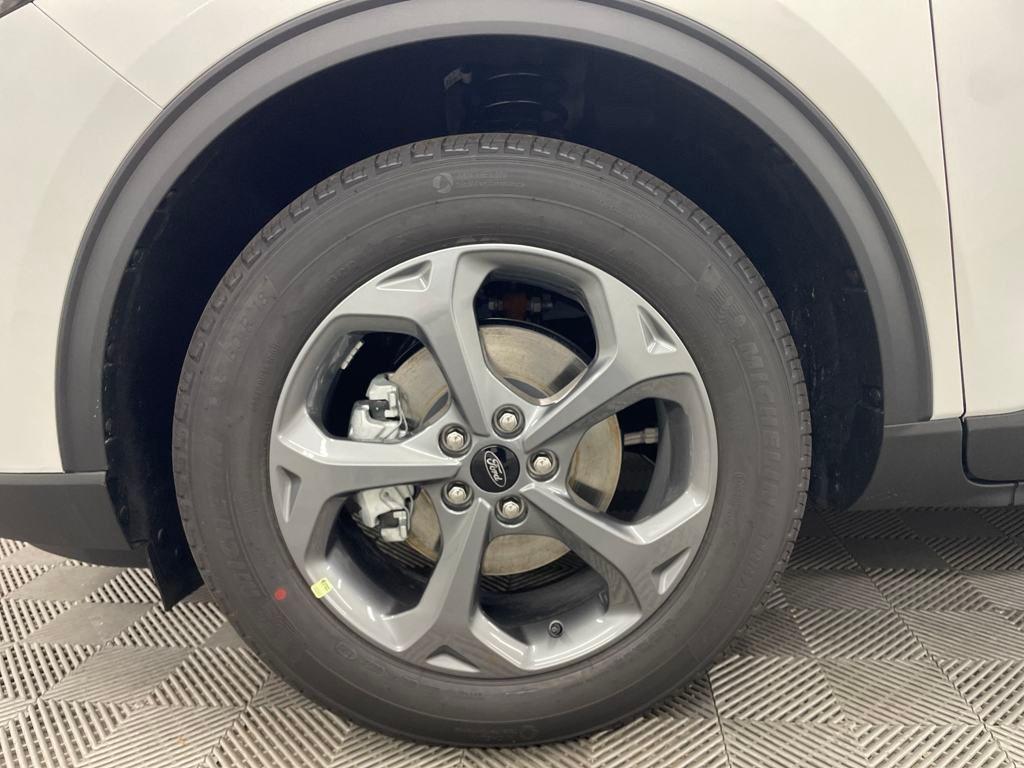 new 2025 Ford Escape car, priced at $30,634
